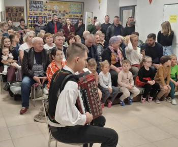 Aktuality / Október - mesiac úcty k starším v obci Pakostov - foto