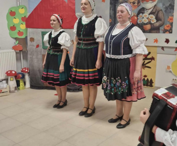 Aktuality / Október - mesiac úcty k starším v obci Pakostov - foto