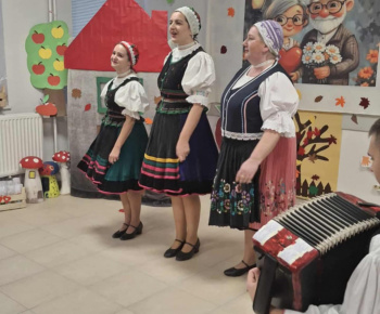 Aktuality / Október - mesiac úcty k starším v obci Pakostov - foto