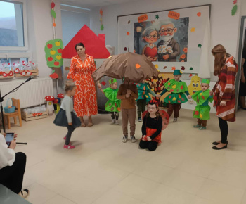 Aktuality / Október - mesiac úcty k starším v obci Pakostov - foto