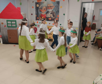 Aktuality / Október - mesiac úcty k starším v obci Pakostov - foto